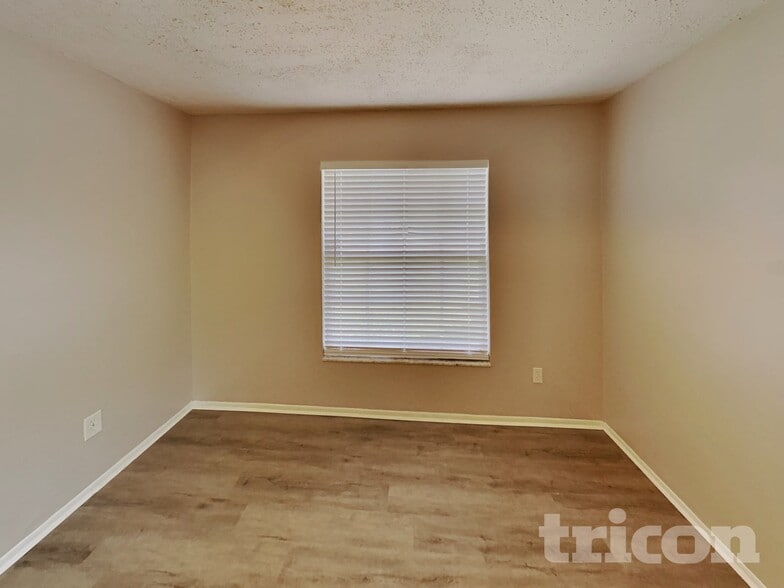 Building Photo - 39 Trotters Cir