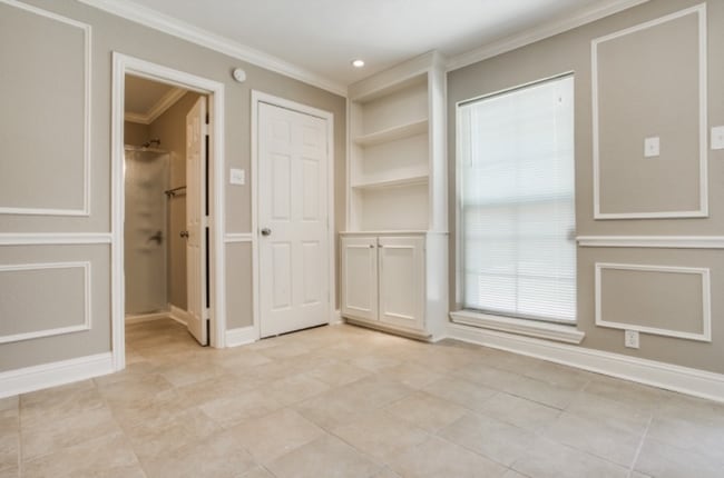 Building Photo - 3401 Sidney Dr