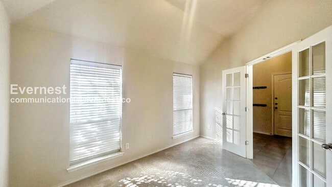 Building Photo - 129 Snowflake Dr