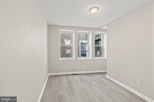 Building Photo - 1018 S 52nd St