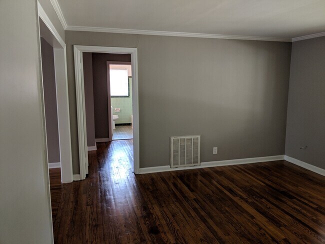 Building Photo - 44 Thackery Pl