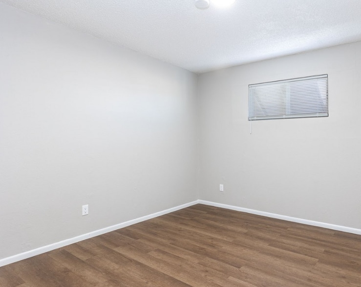 Building Photo - 819 N Arbor Ave