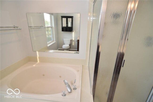 Building Photo - 5742 Cantigny Way N