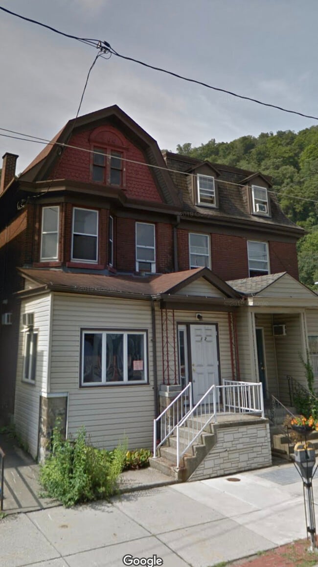Primary Photo - 102 Main St
