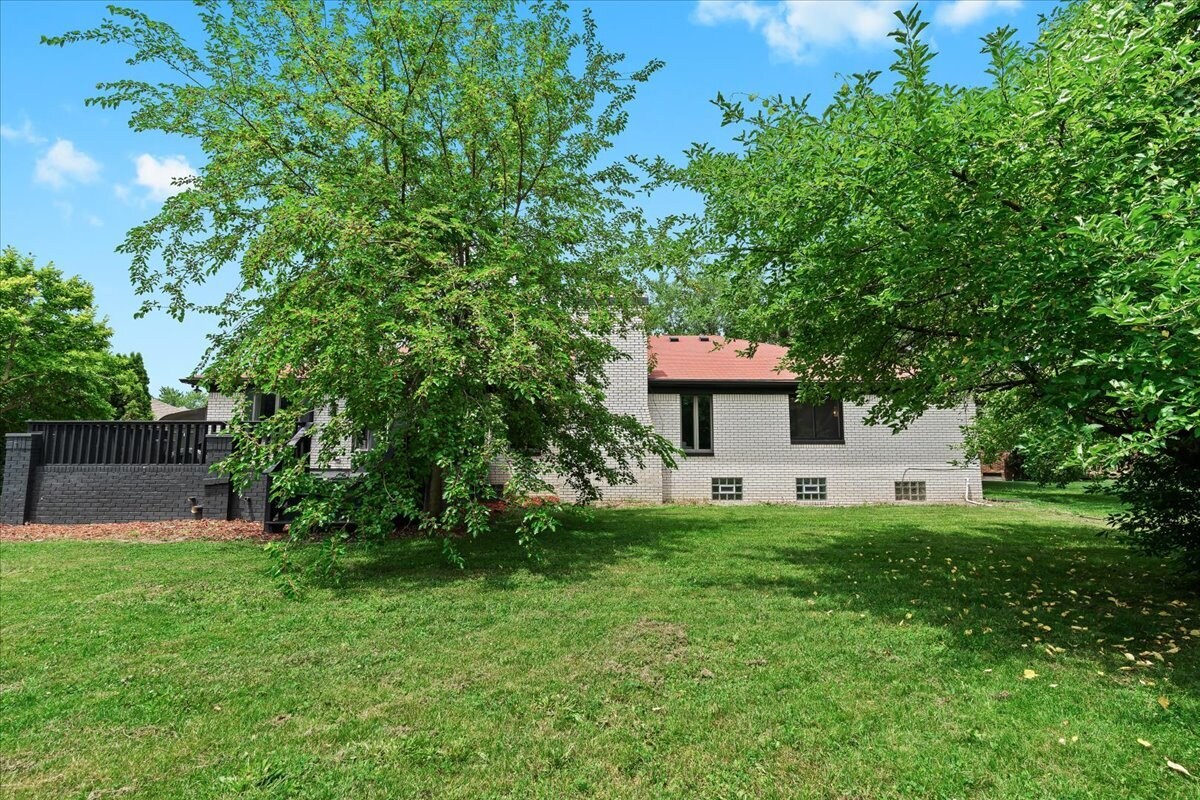 Building Photo - 40526 Woodside Dr