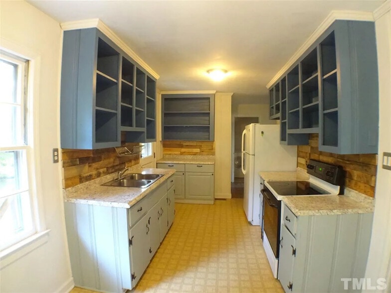 Building Photo - Room in House on Sunnybrook Rd