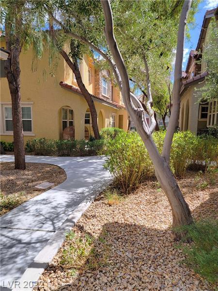 Building Photo - 8455 Classique Ave