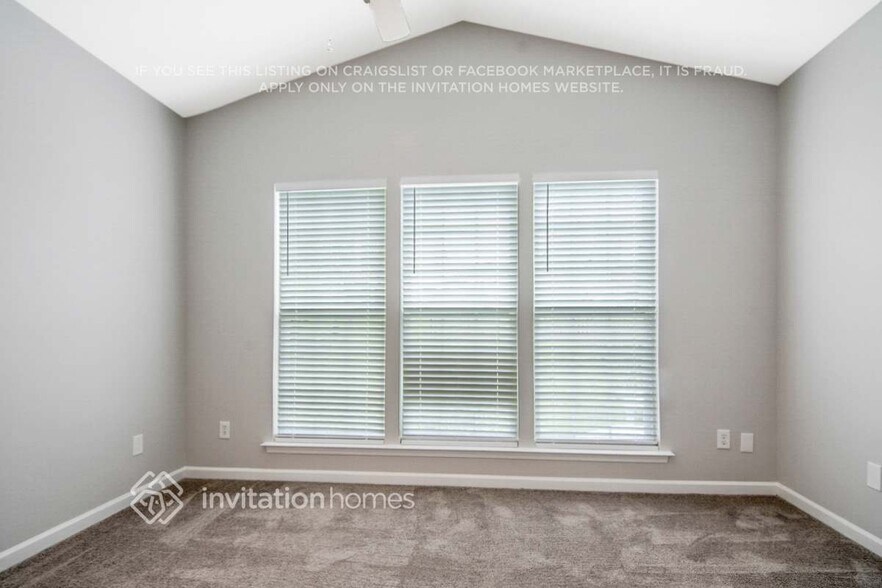 Building Photo - 4925 Delta Lake Dr