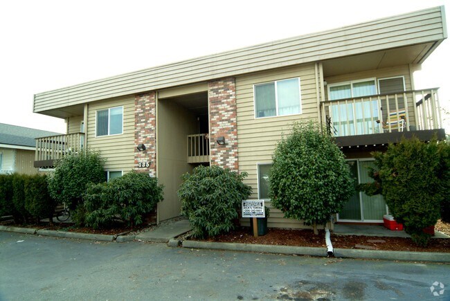 Building Photo - Centrally Located Ground floor Remodeled 1...