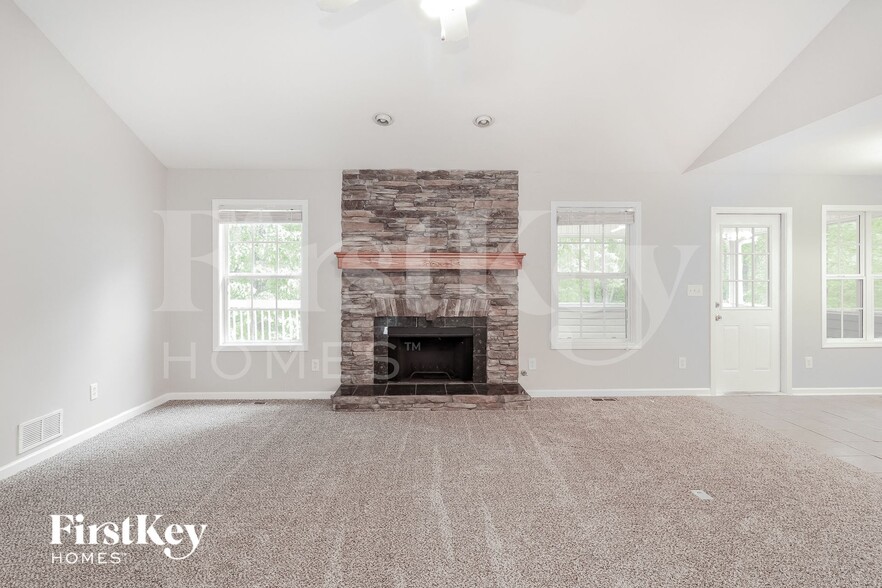 Building Photo - 123 Sorghum Ct