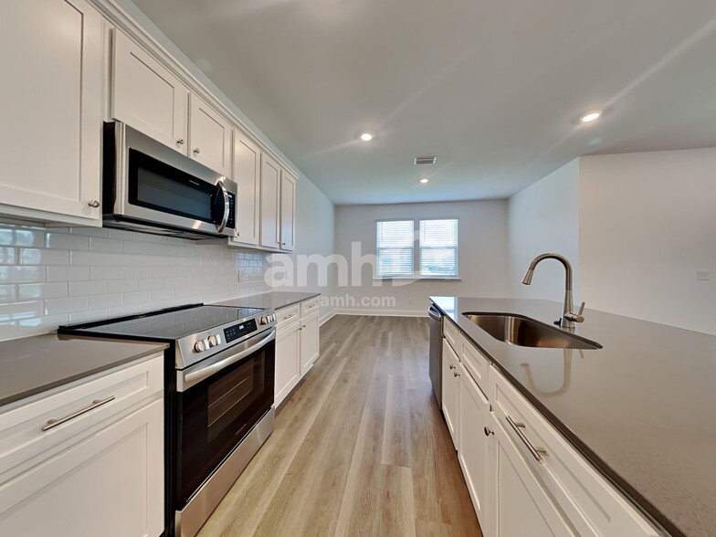 Building Photo - 566 Plumeria Ln