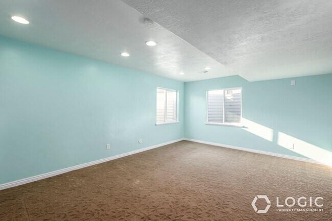 Building Photo - Beautiful Home in Eagle Mountain!