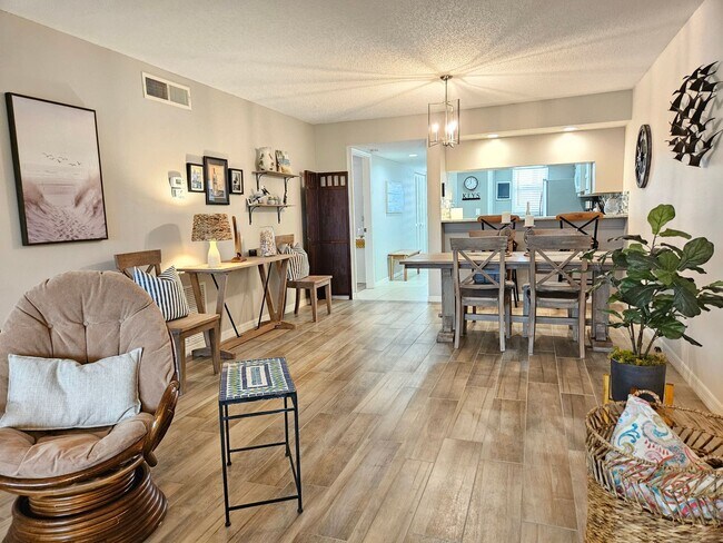 Building Photo - Charming First-Floor Condo in Plantation Golf and Country Club with a Community Pool Access!