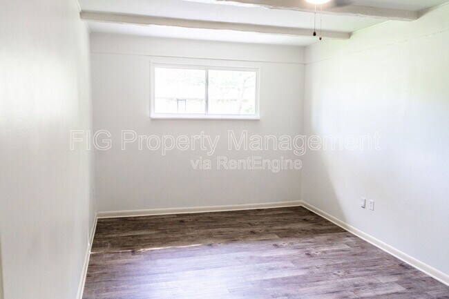 Building Photo - 4610 Sullivan Rd
