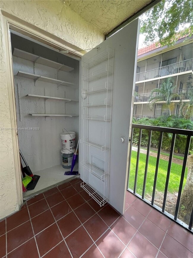 Building Photo - 10451 W Broward Blvd