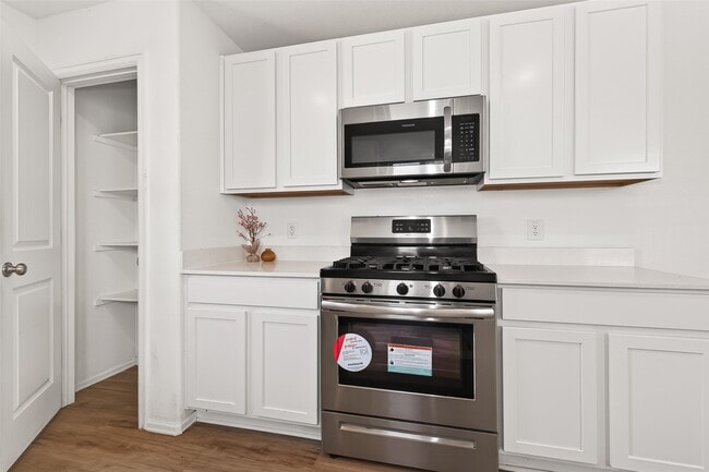 Building Photo - 7642 Terania Mdw Ln