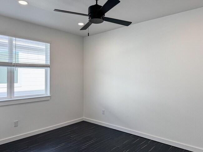 Building Photo - 340 Lucy Rd