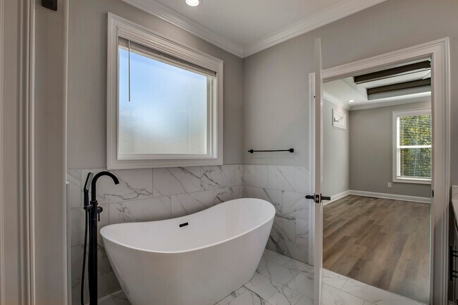 Building Photo - 310 Dudala Way