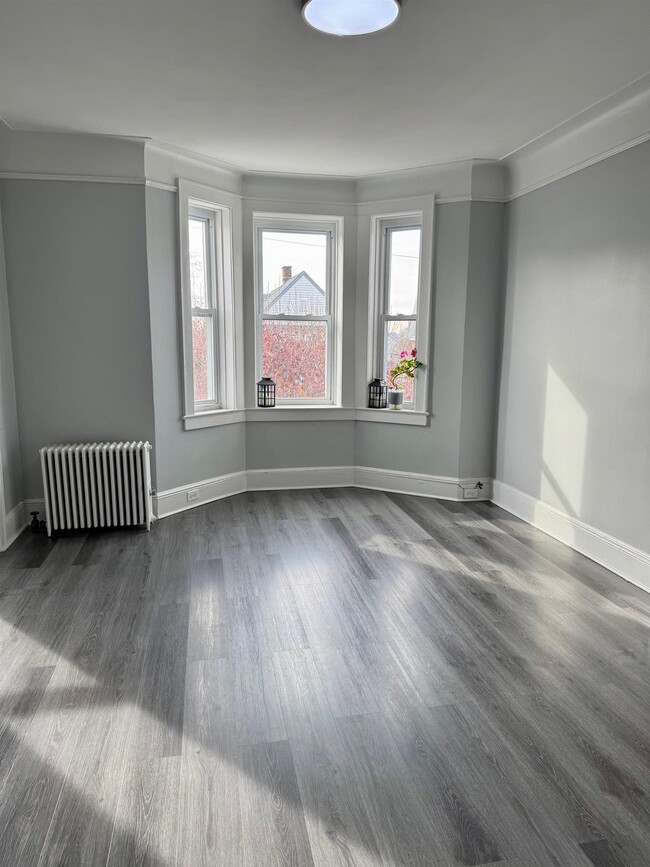 Primary Photo - 126 78th St