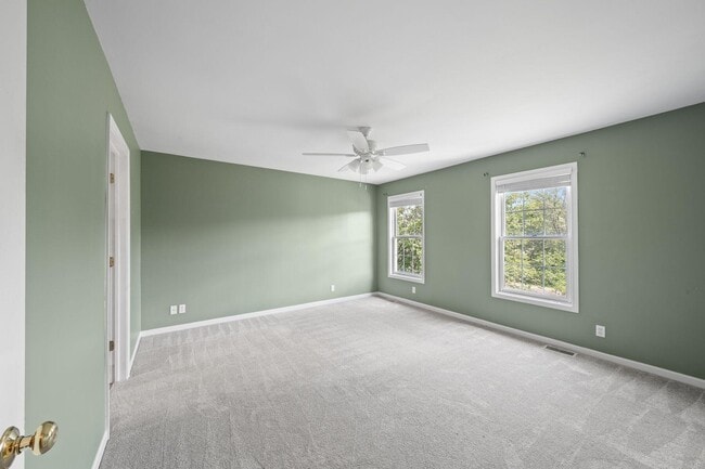 Building Photo - 406 Lakewood Dr