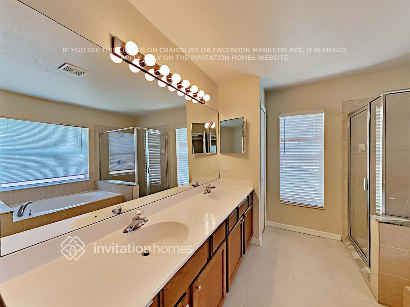 Building Photo - 3321 SW Savona Blvd