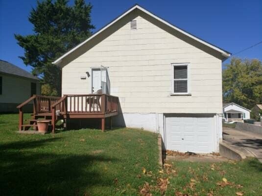 Building Photo - 406 E 12th St