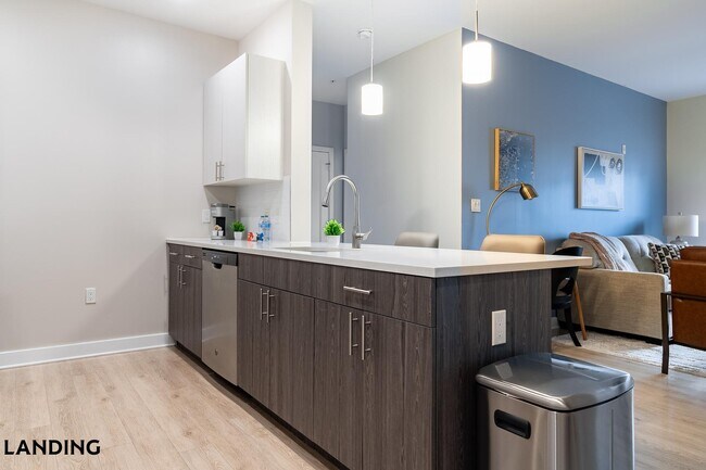 Building Photo - 100 Lexington St