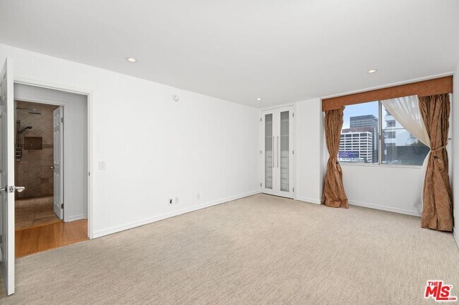 Building Photo - 10751 Wilshire Blvd