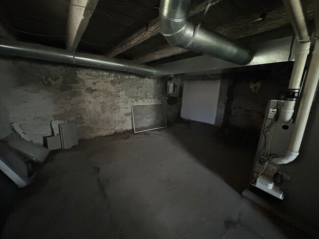 Building Photo - WestonWay633-635