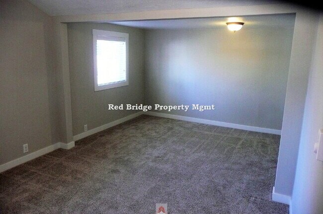 Building Photo - 5585 SE 128th Ave
