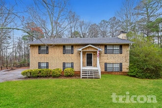 Building Photo - 3510 Cove Terrace