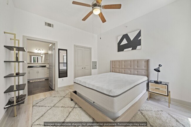 Building Photo - 1901 Post Oak Blvd