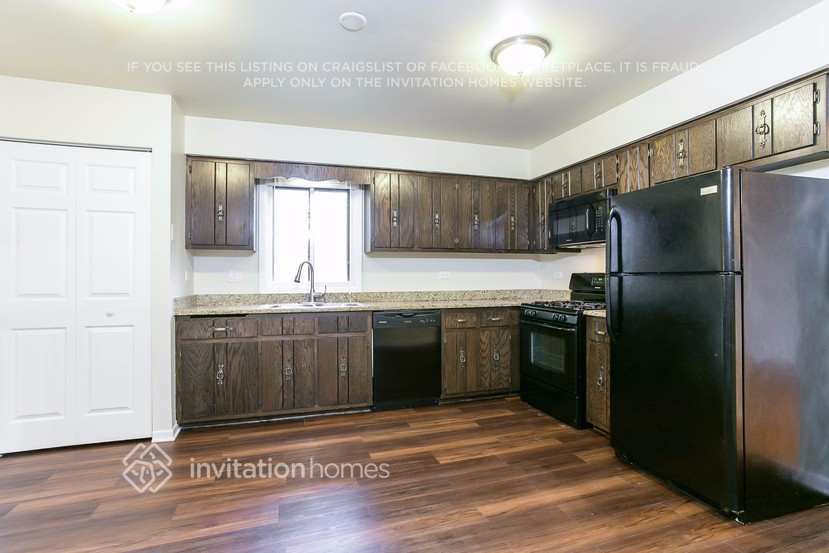 Building Photo - 5138 Riverside Dr