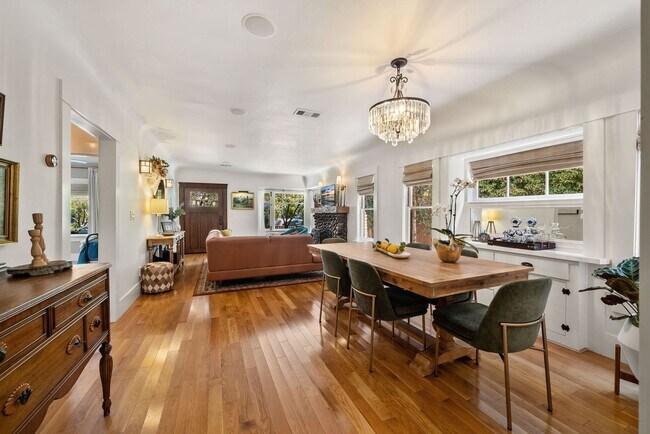 Building Photo - Classic Craftsman in University Heights