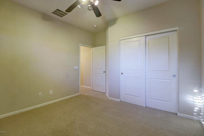 Building Photo - 15359 W Columbine Dr