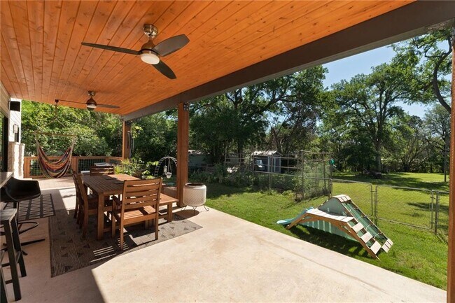 Building Photo - 5803 Lakeside Trail