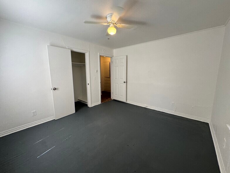 Building Photo - 2108 NE 18th St