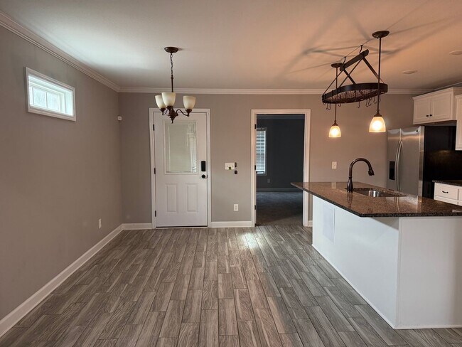 Building Photo - 157 Cody Dr