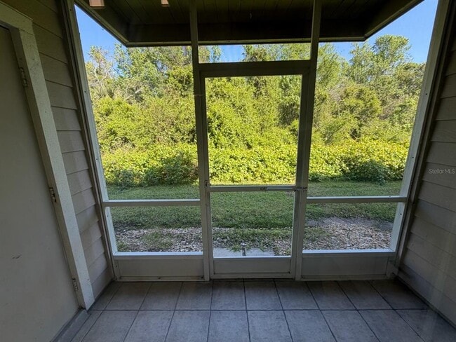 Building Photo - 121 Reserve Cir