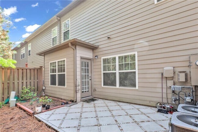 Building Photo - 5015 Hastings Terrace