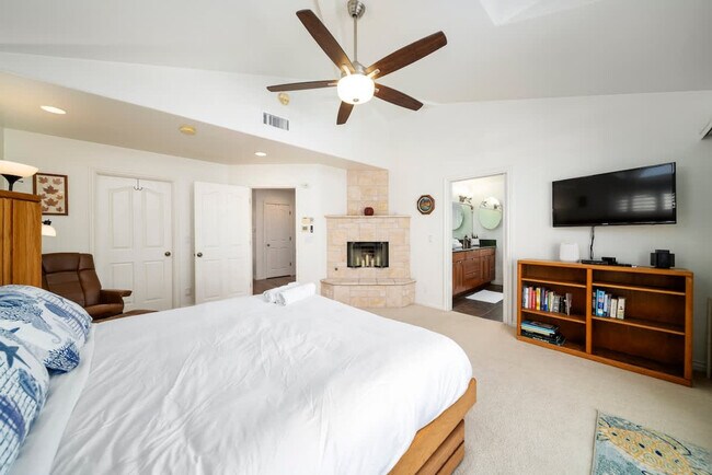 Building Photo - 3464 Carlsbad Blvd