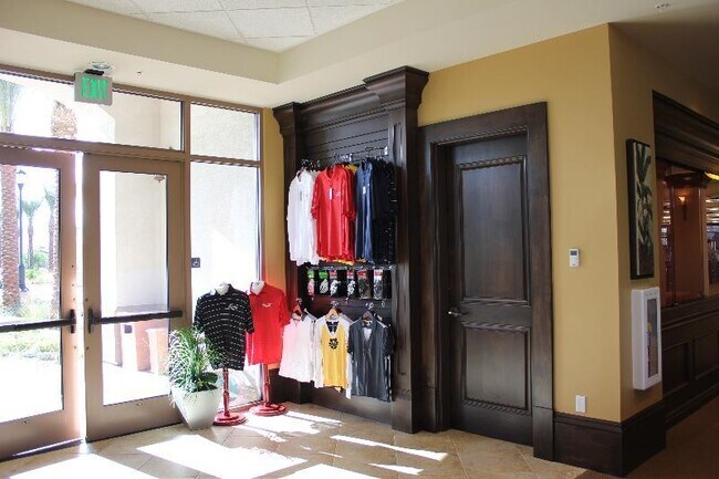 Building Photo - 81672 Avenida Viesca