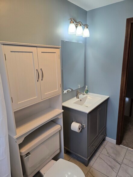 Building Photo - 64 Pershing St