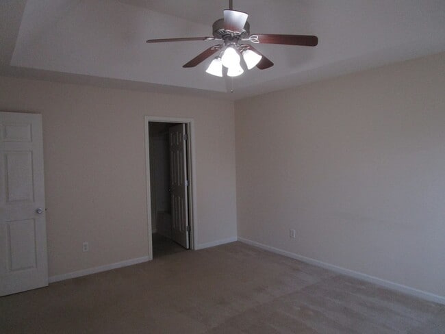 Building Photo - 20 Brushwood Ct