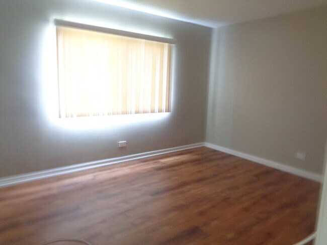 Building Photo - 14785 Lake View Dr