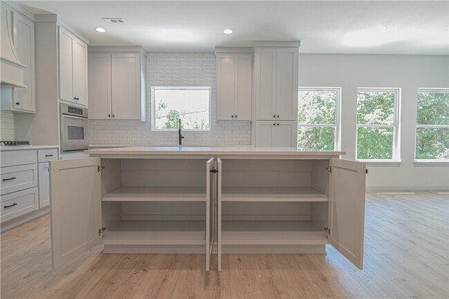 Building Photo - 13734 Canal St