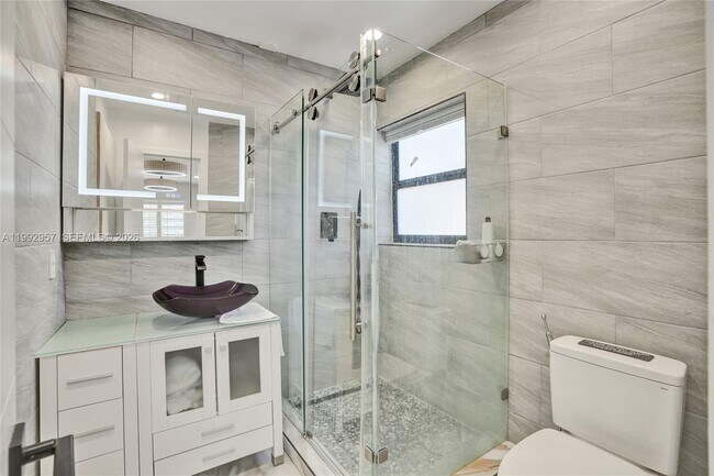 Building Photo - 6761 Allen St