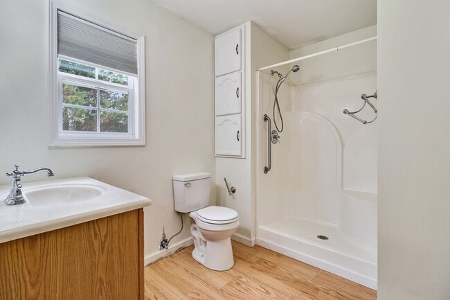 Building Photo - 2 bedroom / 2 bath + bonus room located in...