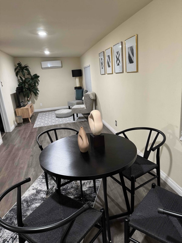 Building Photo - 43 N Grand Oaks Ave