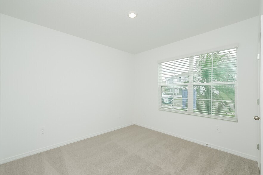 Building Photo - 17235 Reserva Dr